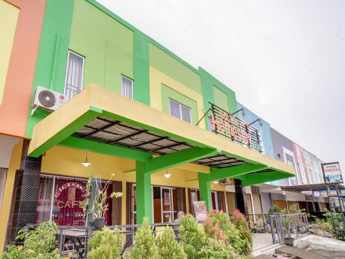 Oyo 90024 Botania Homestay & Cafe Nongsa Exterior foto