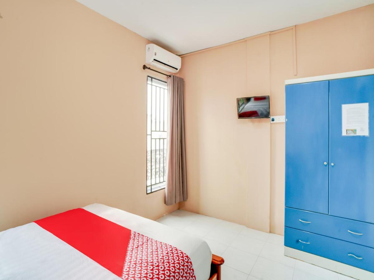 Oyo 90024 Botania Homestay & Cafe Nongsa Exterior foto