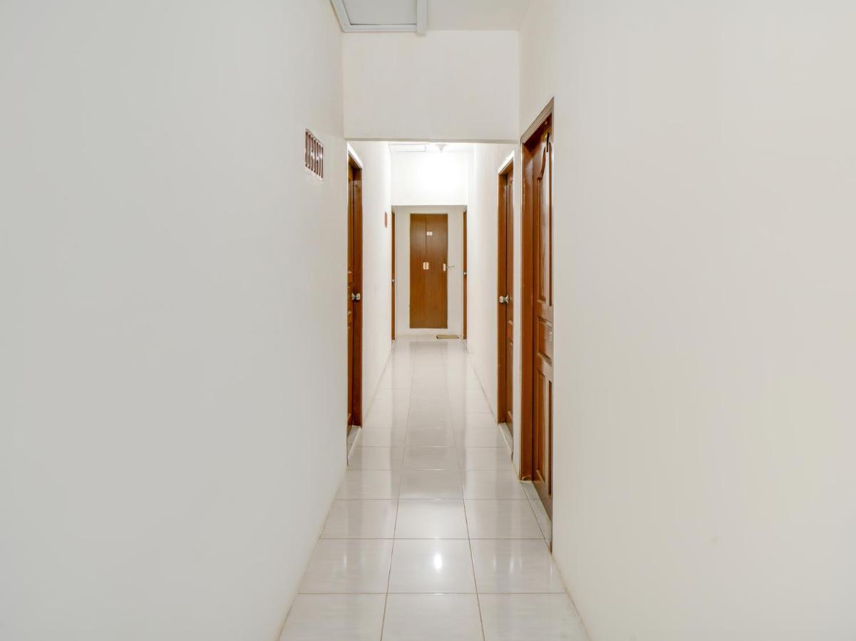 Oyo 90024 Botania Homestay & Cafe Nongsa Exterior foto