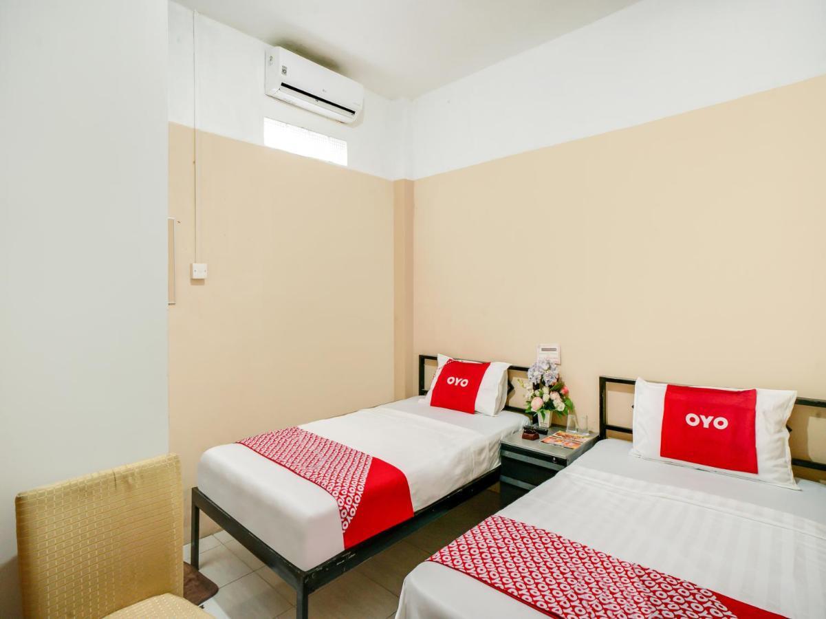 Oyo 90024 Botania Homestay & Cafe Nongsa Exterior foto