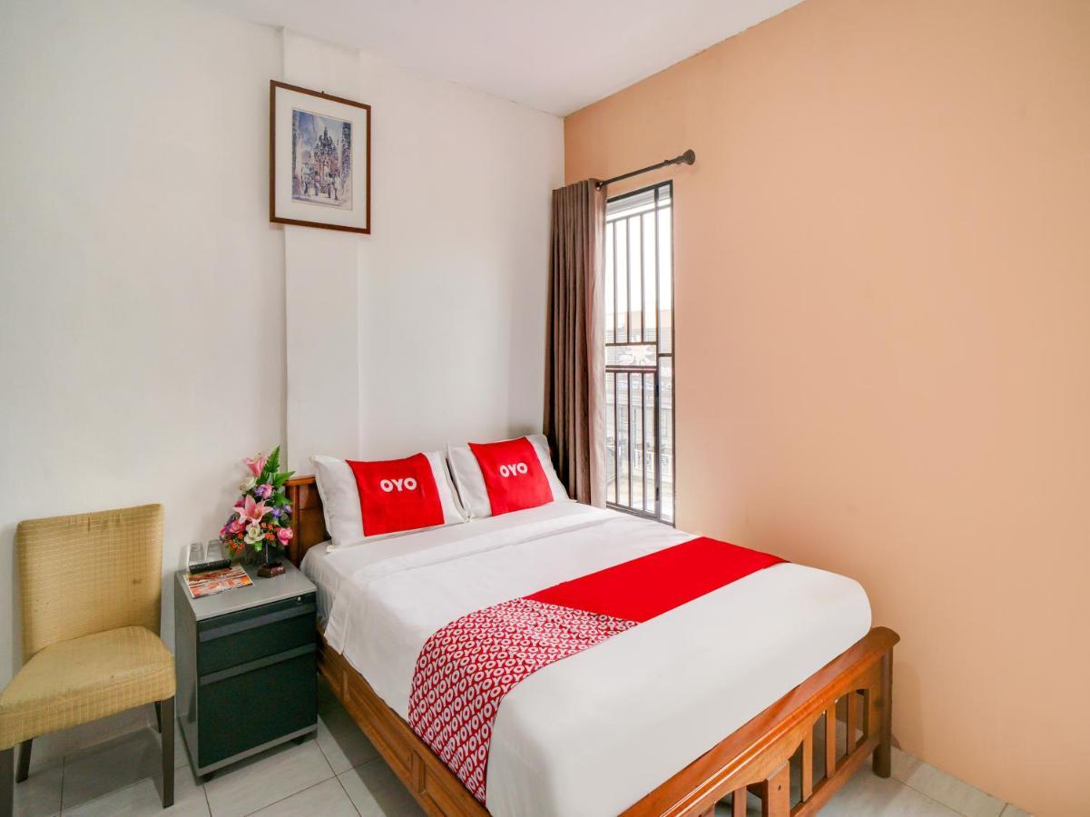 Oyo 90024 Botania Homestay & Cafe Nongsa Exterior foto