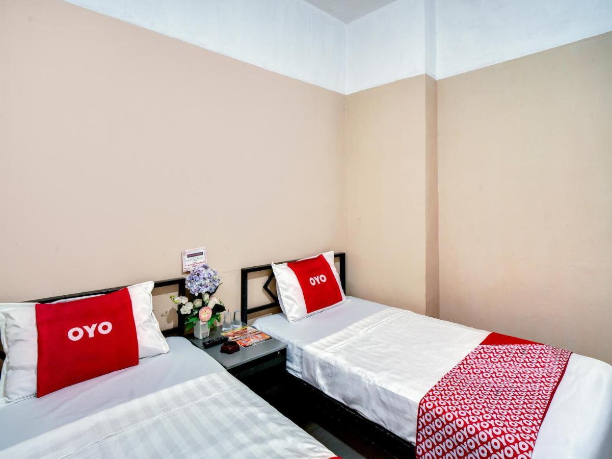 Oyo 90024 Botania Homestay & Cafe Nongsa Exterior foto